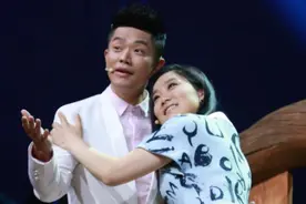 玲花结婚曾毅大哭，曾毅结婚玲花大醉，两人视彼此为亲人图片