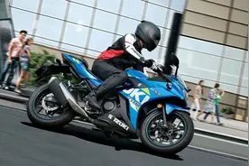 车海战术？QJMOTOR赛250双缸版疑似售价25999元图片