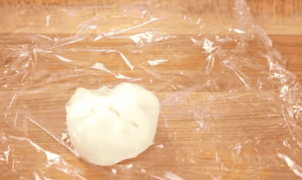 糯叽叽的糯米糍雪糕，是怎么在流水线上皮包馅儿的~