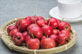 7月入伏后，苹果和山楂是绝配，从初伏喝到末伏，舒服度过40天图片