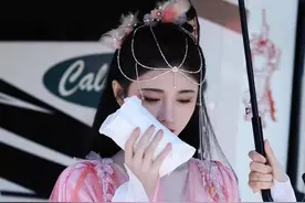 “苦瓜脸”海陆：换上爱豆妆容完美逆袭，不说名字都认不出来图片