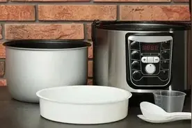 吓人！经常使用电饭煲会致癌？出现这种情况的赶紧扔图片
