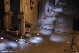 新搬的房子，诡异的感应灯黑夜会突然自己亮起图片