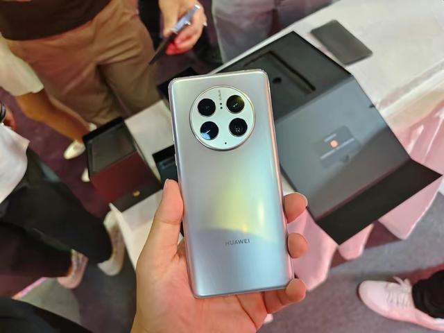 华为mate50为什么要饥饿营销,加价让黄牛赚钱,华为到底怎么想的