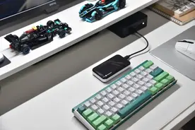 这可能是移动硬盘的天花板，支持USB4.0,读取超3000MB/s图片