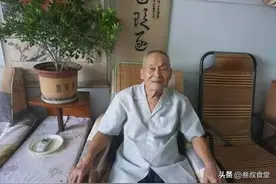 92岁湖北大爷，一年退休金15万，却只喝廉价酒，道出事实令人暖心图片