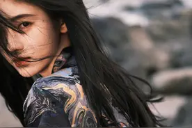 明星衣橱 | 鞠婧祎近期4套穿搭合集，赏心悦目的小美女，可盐可甜图片