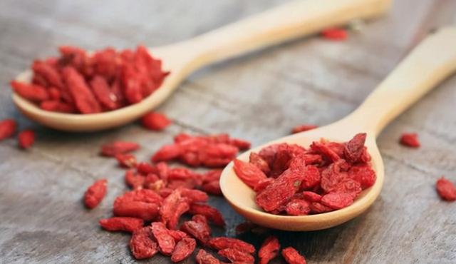 立冬补一冬,养肾正当时,送你两味中药,健脾补肾,滋精固肾