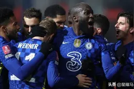 声援阿布！切尔西赛前拒绝为乌克兰战局默哀，队长带领下全员散开图片