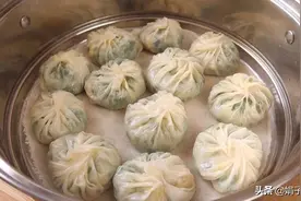 冬天多吃蒜苗，教你不一样的做法，鲜嫩清香，一次5个吃不够图片