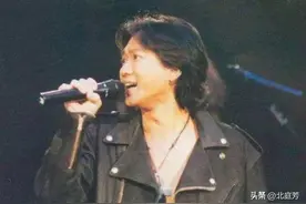 才华横溢不被待见，死后封神万人追念，他发出内心的“乐与怒”图片