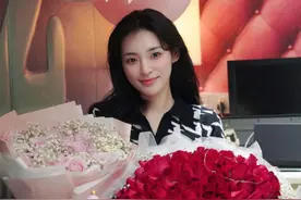 女星被曝脚踏两条船！与俩富二代纠缠不清，亲密照曝光仍拒不承认图片