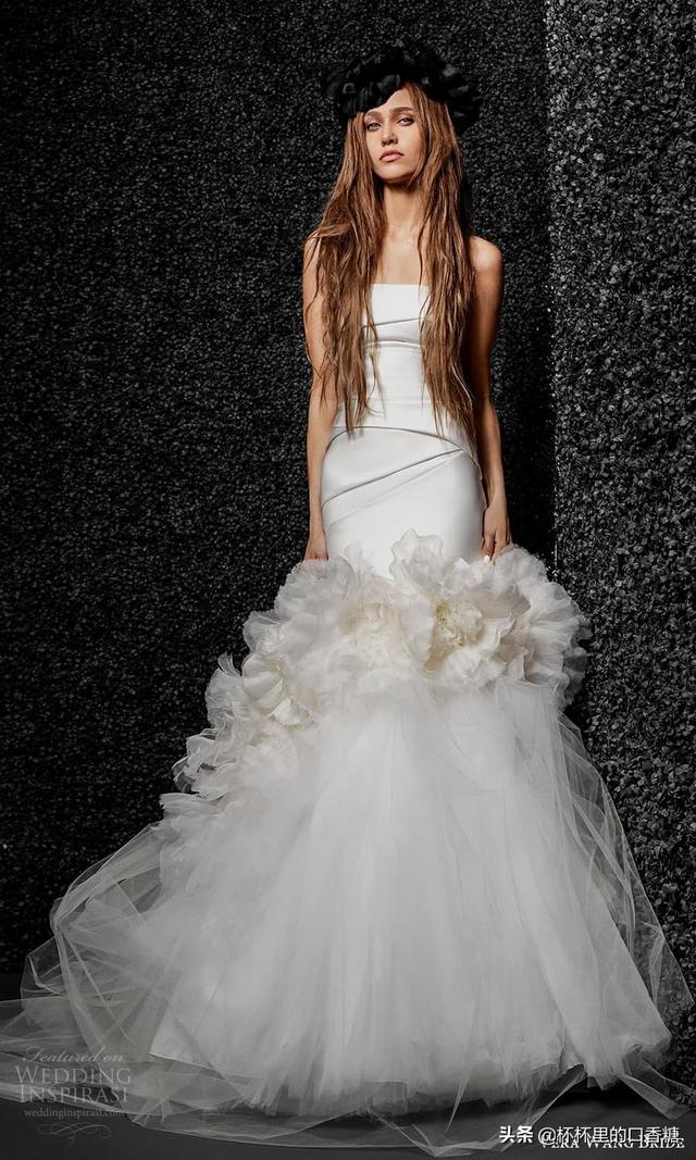 vera wang 2021秋季婚纱系列 时尚前卫新娘嫁衣