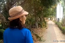 55岁单身女教师：我想找的人，要符合四个条件，还能陪我浪迹天涯图片