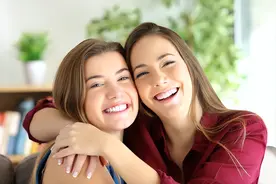 外国女子帮姐姐代孕，生下外甥女后自己却选择丁克图片