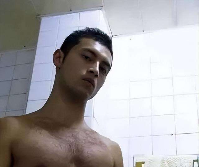 “重庆一姐男宠”罗璇：1米82肌肉发达，被抓后立刻翻脸不认人
