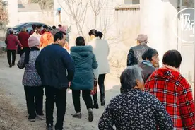 老人感染新冠后：有患者多次提到“死” 此前3年封闭少有人探望图片