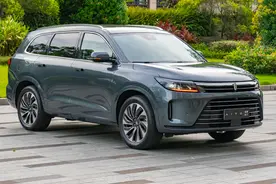 问界 M7 里的小艺，开启了华为全场景智慧生活体验的新入口图片