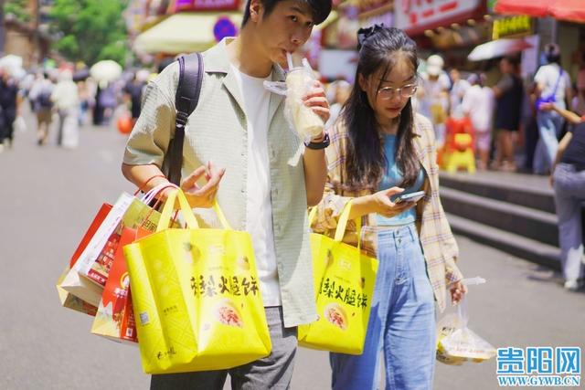 【图集】在民生路，避暑客就一个字：买！