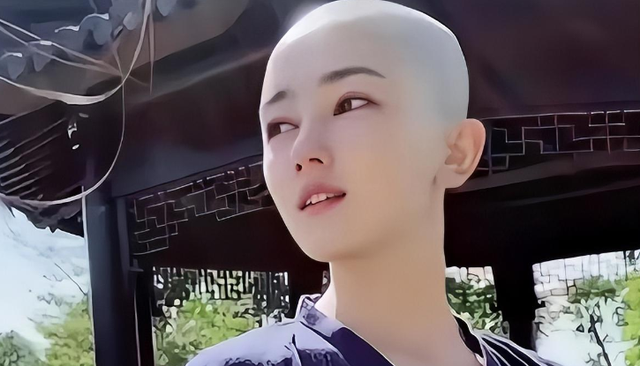 搔首弄姿，与游客寻欢作乐五台山美貌“尼姑”为何能如此放肆？