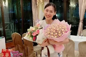 李泽楷高调迎接梁洛施回家，梁正式入主李家，郭嘉文豪宅已经易主图片