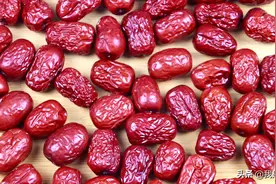 给红枣去皮，方法没用对，不仅费时费力，而且还会浪费很多果肉图片