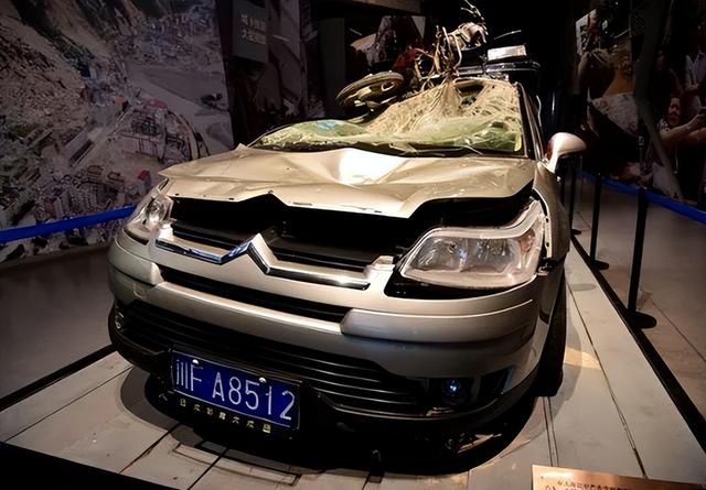 汶川地震幸存的“神车”：只因车牌特殊，公安部特批，入驻纪念馆