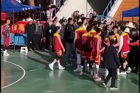 辽篮5人禁赛扯出8大处罚，教练下课？可能坐牢？互殴闹剧谁买单？图片