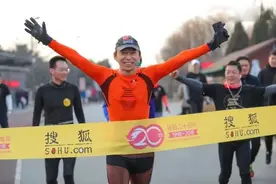 59岁张朝阳跑步40年不辍：践行长期主义，自创“物理跑步法”！图片