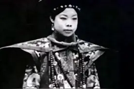 史上最幸运的男人，小伙娶了皇帝的女人为妻，临终前说了这一句话图片