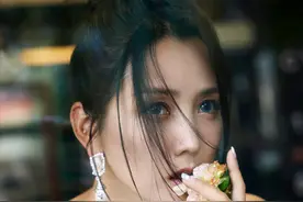 何洁终于减肥成功！晒近照瘦了一大圈，锁骨窝小蛮腰超抢镜图片