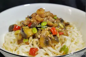 茄子干贝打卤面：三伏天必吃面！好鲜美、好寓意，吃完一次馋三天图片