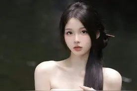 6岁女孩每晚自己睡觉，她总说床上很挤，妈妈查看监控后泪奔图片