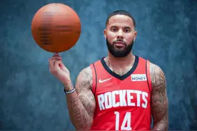 火箭舍弃掉的奥古斯丁，加盟湖人后，却这么猛！命中率100%图片