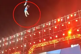 安徽一杂技演员坠落事件追踪：业内人士透露绸吊表演一般不系安全绳图片