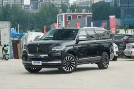 林肯领航员：车长超5米6，3.5T+双涡轮，比揽胜气场还强？！图片
