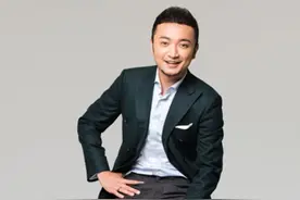 尼格买提：我陪着老婆相亲，结婚9年没有孩子，成名背后满是汗水图片