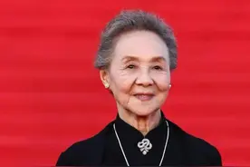 “整容美人”和“自然美人”，老后差别大？对比完你就懂怎么选了图片