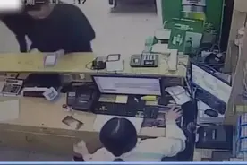 男子请女友吃饭，3菜1汤花费1600元，男子:贵得太离谱了！图片