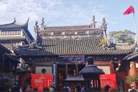 上海城隍庙，数百年来香火鼎盛，你知道城隍神到底是谁吗？图片