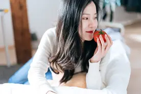 男人在三个地方越坏，越讨女人喜欢，太老实可不行图片