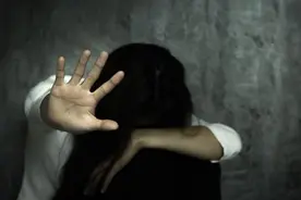 因逃离家暴而重婚的女子，本该有不一样的命运图片