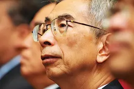 1995年倪光南被联想解聘，柳传志泪洒现场，26年后倪老为华为发声图片