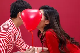 亲热时，有3个部位是禁吻区，为了男女双方的健康，不要轻易触碰图片
