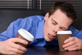 “犯困”就一定是缺觉？医生：可能是得了这几种病，一定及时检查图片