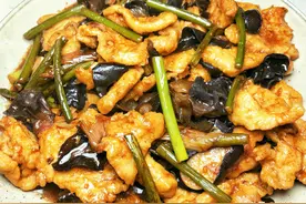 1分钟教您做经典山西菜过油肉，肉片滑嫩，醋香四溢，拌饭能吃3碗图片