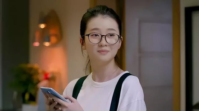表面是艺人，实际是富家千金的8位女星，她们更不怕的就是潜规则