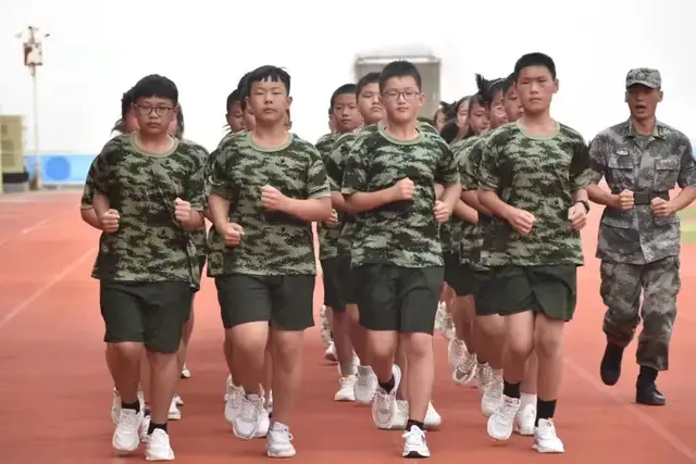 Ϋ´̨ѧУ̬ѧУƷʽ֮ḻʵĳл