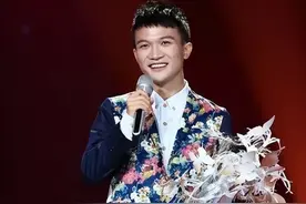 那英：周深对不起我喜欢李维。周深：那英对不起我喜欢李克勤图片