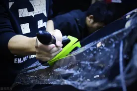 到底要不要给汽车贴车衣，要先了解贴隐形车衣的5个好处和3个坏处图片